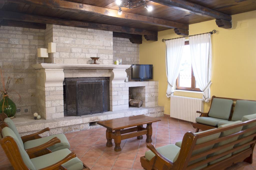 Отель Agriturismo Macchiacupa Ариано-Ирпино Экстерьер фото